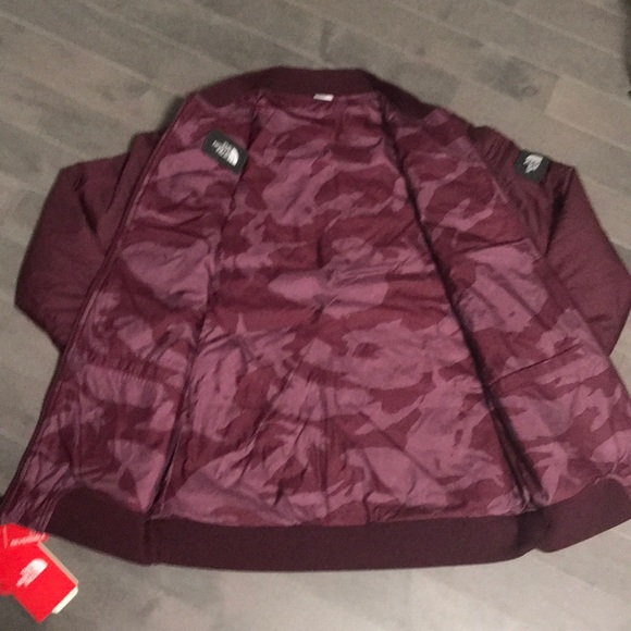 The North Face Jester Puffer Maroon Bomber Jacket - Picture 4 of 7